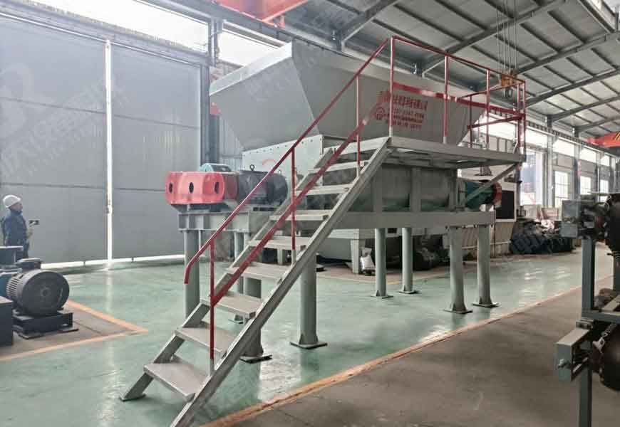 Parallel four-axis dispersal feeder Parallel four-axis dispersal feeder